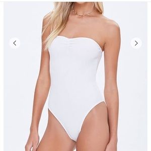 Ribbed strapless bodysuit